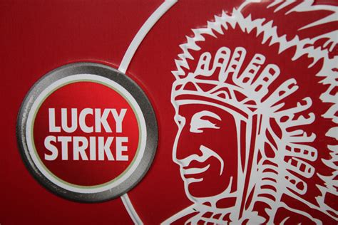 Lucky Strike Logo Wallpaper