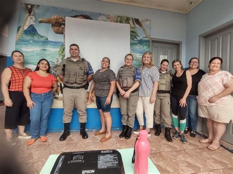 PATRULHA MARIA DA PENHA E PATRULHA ESCOLAR DO 7RPMon REALIZAM PALESTRA