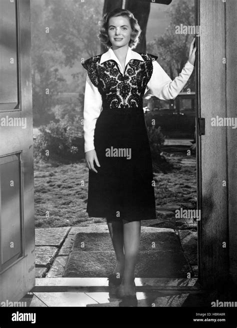 The Enchanted Cottage Dorothy Mcguire 1945 Stock Photo Alamy