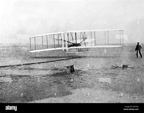 Wright Brothers first flight Stock Photo - Alamy