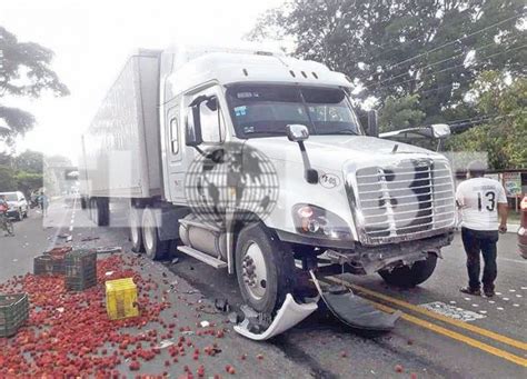 Dos Lesionados En Carambola Provocada Por Tráiler Periódico El Orbe