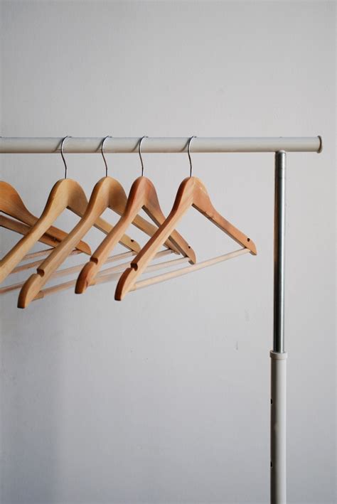 A Brief History Of Wooden Hangers You Need To Know