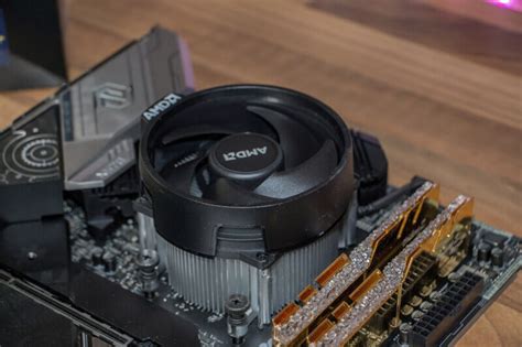 Amd Ryzen G With Wraith Spire Cooler Ghz W