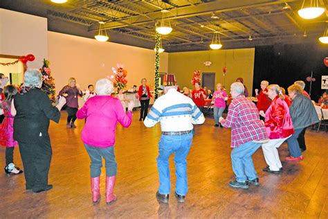 Seniors dance their way into Valentines Day | Groesbeck Journal