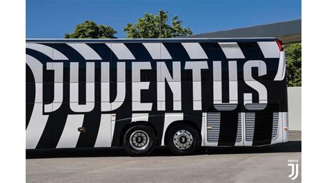 Juventus Ecco Il Nuovo Pullman Ufficiale Ispirato Allonda Bianconera