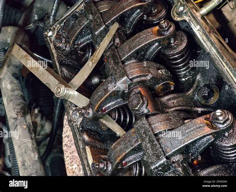 Ventile einstellen Fotos und Bildmaterial in hoher Auflösung Alamy