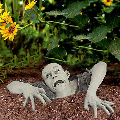 Zombie Garden Gnomes Statue - PLAURAS