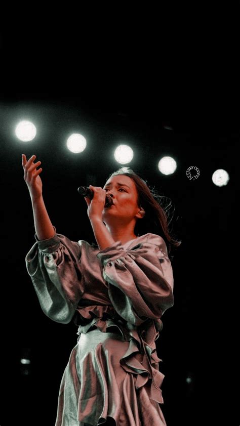 Wallpaper Mitski In 2022 I Love My Wife Concert Aesthetic Singer