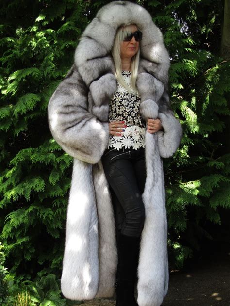 New Fox Fur Coat Saga Platinum Shadow Long Swing With Hood Blaufuchs