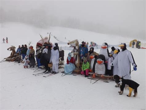 La Neve Non Ferma Il Carnevale Delle Piane Di Mocogno Gazzetta Di Modena