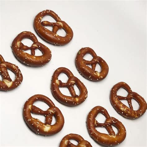 mini brezen minimum order  pcs munich finest bakery