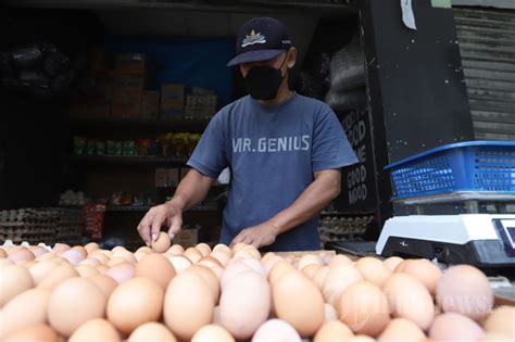 Harga Telur Meroket Di Pasaran Jelang Pergantian Tahun Foto