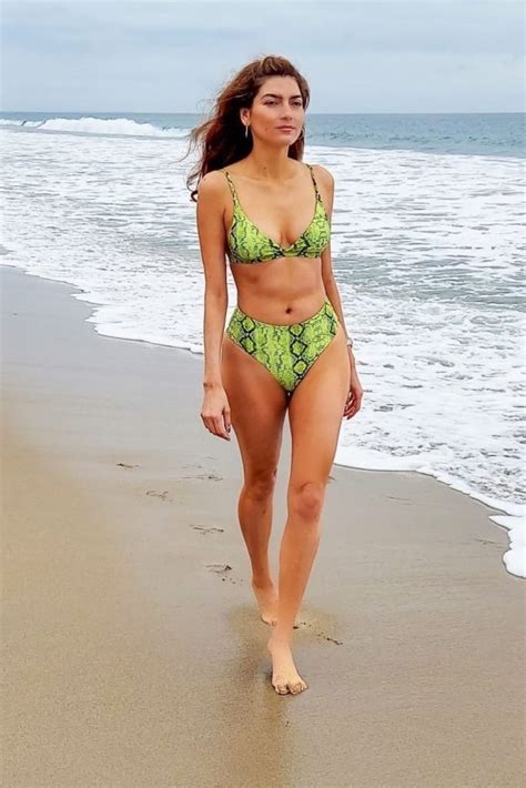 Butterface Brunette Blanca Blanco Displays Her Slim Bikini Body The