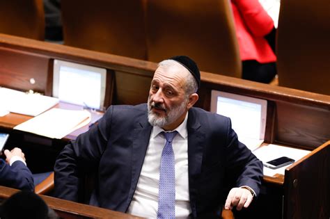 Netanyahu Returns As Pm Wins Knesset Support For Israels Most