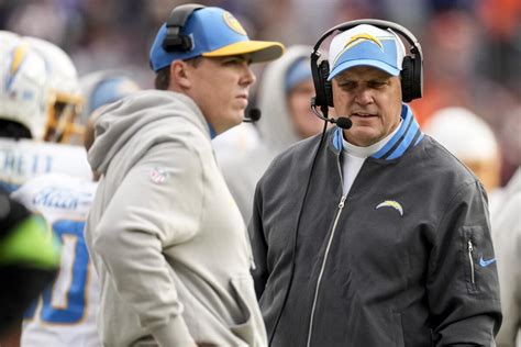 Chargers interview Giff Smith, Kellen Moore for coaching job - Los ...