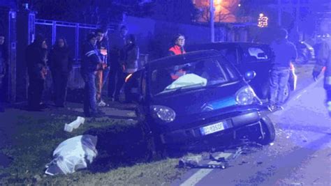 Incidente Mortale A Roasio Con Lauto Esce Di Strada E Si Schianta