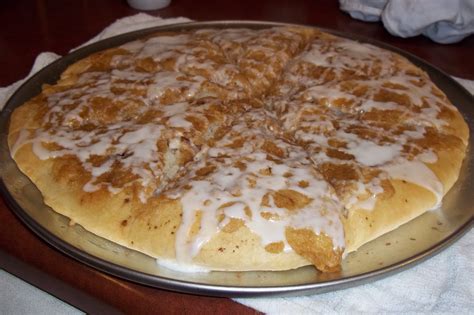 The Daily Smash Godfathers Cinnamon Streusel Dessert Pizza