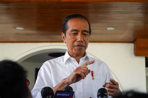 Foto Presiden Jokowi Terima Surat Pengunduran Diri Mentan Tunjuk