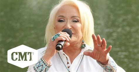 Tanya Tucker Performs Delta Dawn” Cmt Summer Sessions Cma