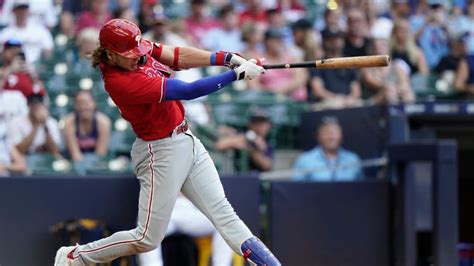 Bohm Realmuto Hit Back To Back Homers As Phillies Rally For 4 2