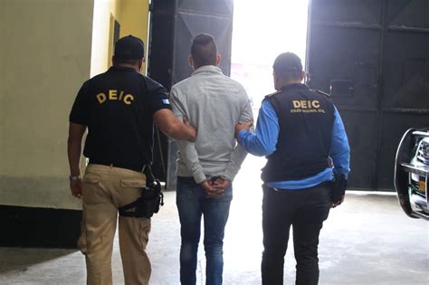 Policía Nacional Civil De Guatemala En Allanamientos Capturan A