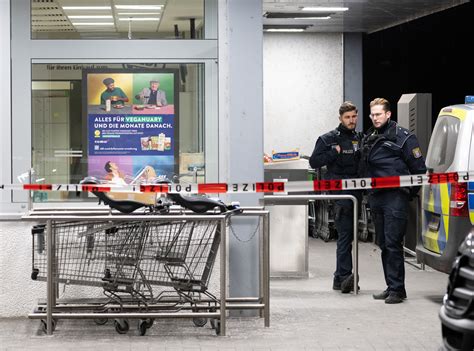 Schüsse in Mörfelden Walldorf Mann 48 erschießt Aldi Kassiererin 38