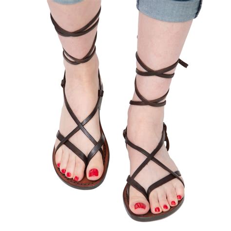 Sandalias En Tiras De Cuero Marron Oscuro Para Mujer Hechas A Mano En