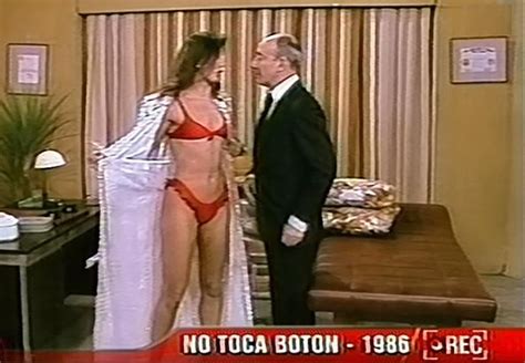 Mónica Gonzaga Nua Em No Toca Botón