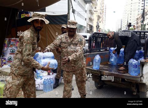 Pakistan Army Established A Flood Relief Camp For Collecting Donations