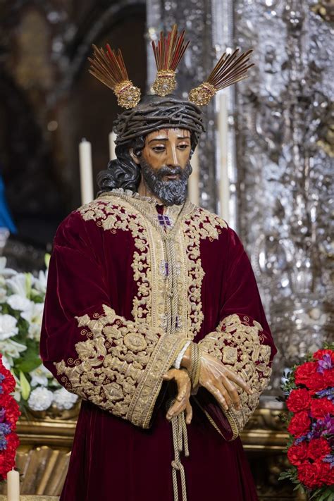 El Señor de la Sentencia preside el altar para el Solemne Quinario