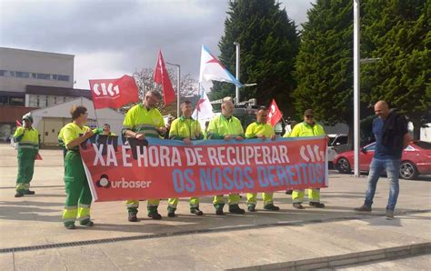 La Plantilla De Urbaser En Burela Iniciar Una Huelga Indefinida De