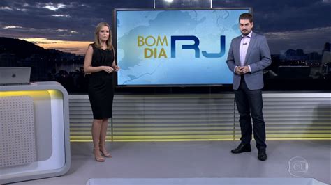 Bom Dia Rio Comete Gafe E Exibe Vinheta De Outro Telejornal Da Globo