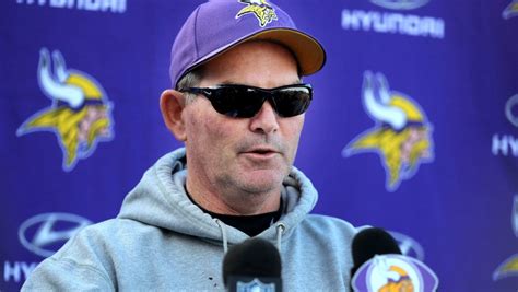 Emergency eye surgery leaves coach Mike Zimmer uncertain for Vikings ...