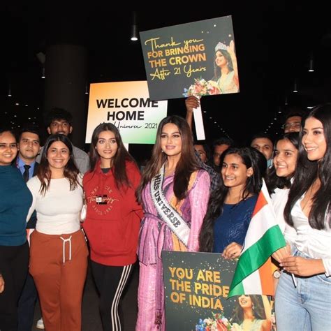 Miss Universe Harnaaz Sandhu Was Seen At The Airport Carrying The