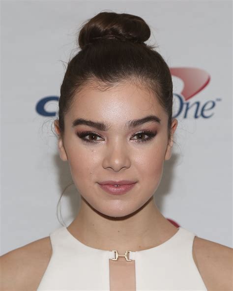 Hailee Steinfeld's Beauty Evolution: From Child Actress to Chart | Teen ...