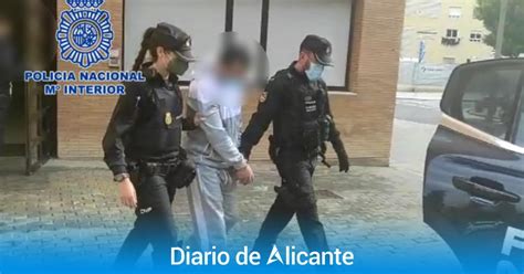 Dos Detenidos En Alicante Por Apu Alar A Un Hombre En Una Fruter A