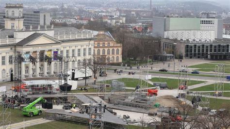 Tv Spektakel In Kassel Tonnen Stahl Auf Dem Friedrichsplatz F R