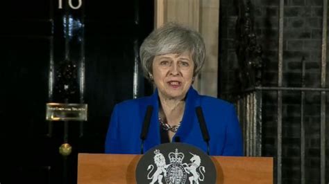 Video Theresa May Survives Crucial No Confidence Vote Amid Brexit