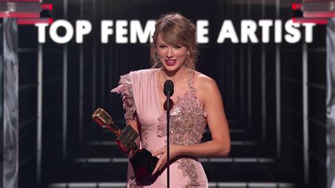 Taylor Swift Billboard Awards 2021 Acceptance Speech / Taylor Swift ...