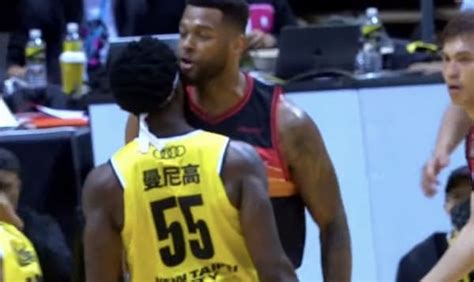 Basketball Top5 影快訊太樂、高國豪接連挑釁！曼尼高動氣直接起身準備輸贏