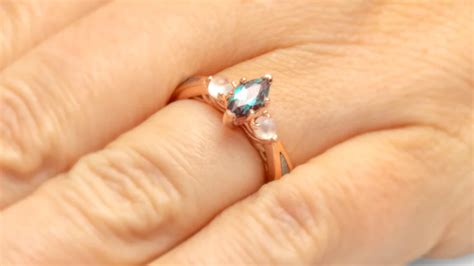 The Best Places To Buy Engagement Rings Online Reviewed