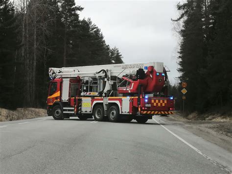 Tilannehuone fi Rekan ja henkilöauton nokkakolari Perniöntiellä