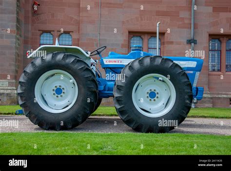 Immaculate 1966 Blue White Ford County Super 6 1004 Model Tractor Isle ...