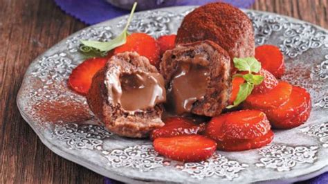 Bolinho Doce Com Recheio De Chocolate Que Não Vai Ao Forno Recheio De