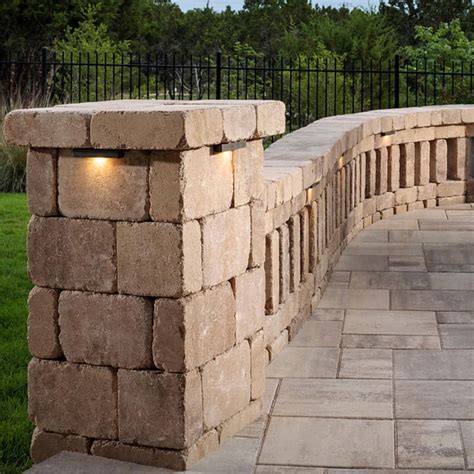 Weston Stone Tumbled Freestanding Garden Wall Belgard