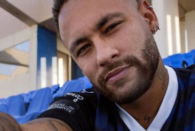 Neymar Jr lança suposta indireta e é detonado na web Não amadurece