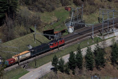 Güterzug mit SBB Lokomotive Re 4 4 II 11243 und SBB Lokomo Flickr