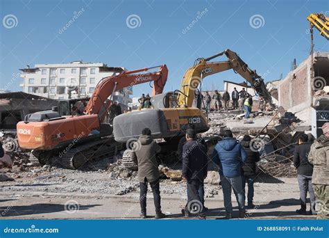 Search And Rescue Work In Gaziantep S Nurdagi District Which Was