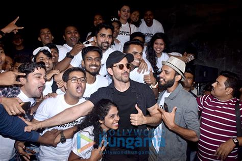 Photos Tiger Shroff Hrithik Roshan Vaani Kapoor And Siddharth Anand