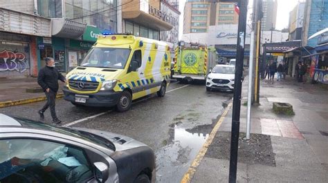 Persona mayor sufre caída en calle Cauquenes con Antonio Varas